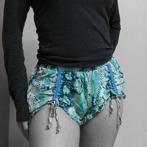 🌸Betsey Johnson Cinched Shorts